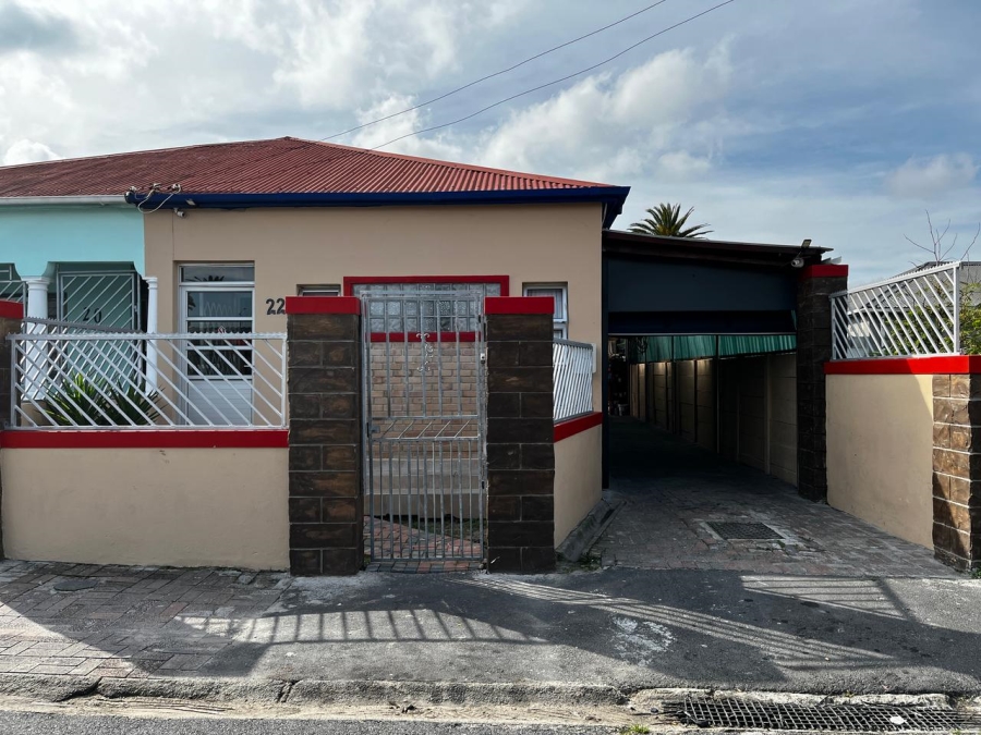 2 Bedroom Property for Sale in Athlone Western Cape